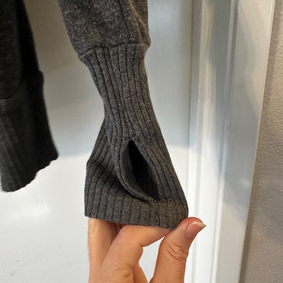 Charcoal Grey Alo Yoga sweatshirt - Picture 7 of 8